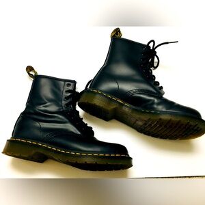 Dr Martens Air Wear Cushion Sole Combat Boots Size 7 Black Chunky Sole